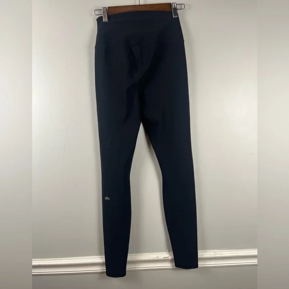 Alo Women’s High-Waist Ripped Warrior 7/8 length Legging Black Small - Picture 5 of 6